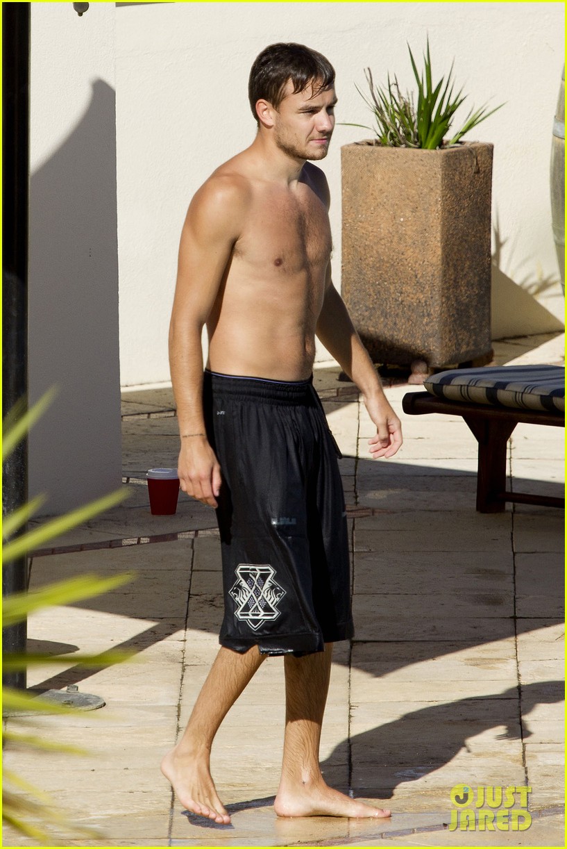 One Direction's Liam Payne Shirtless Pool Boy in Australia! Photo 2958403 Shirtless Photos