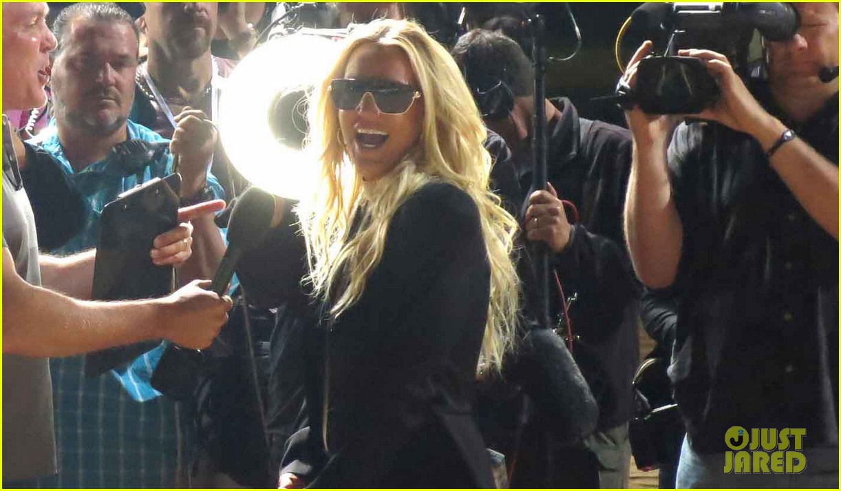 Britney Spears Announces Las Vegas Show, Album Release Date! Photo