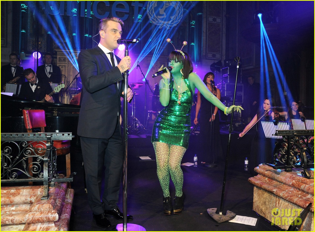 Lily Allen Paints Body Green for UNICEF's Halloween Ball 2013: Photo