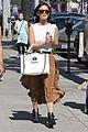 rachel bilson urth caffe lunch with a gal pal 14