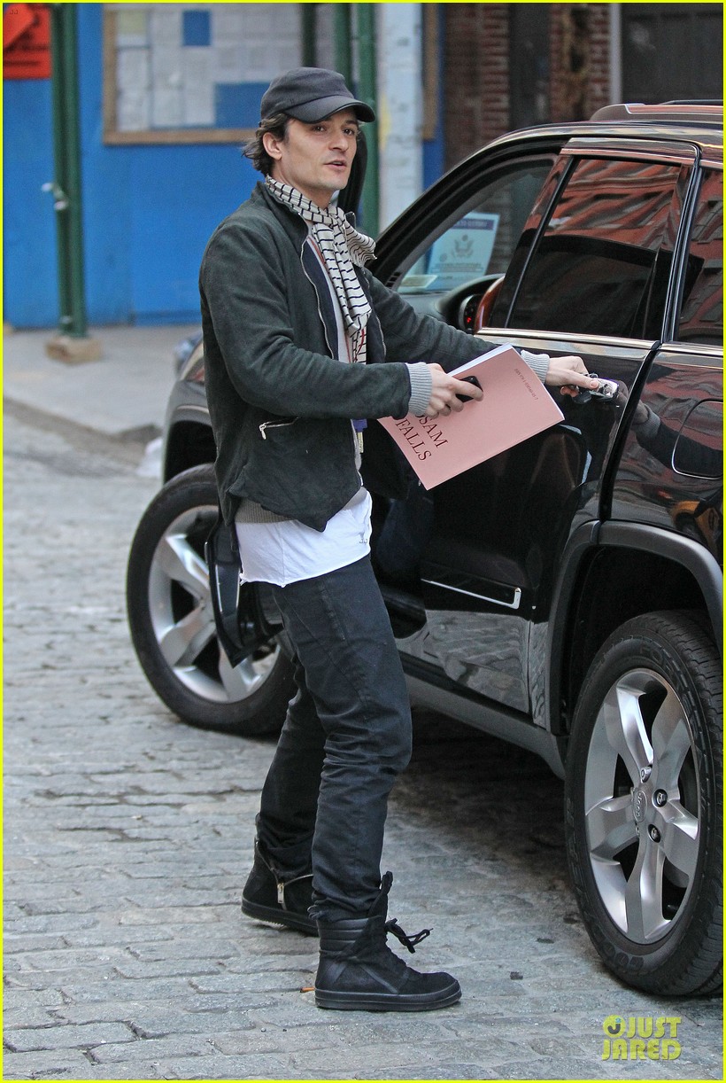 Orlando Bloom Steps Out After Miranda Kerr Separation Photo 2979255