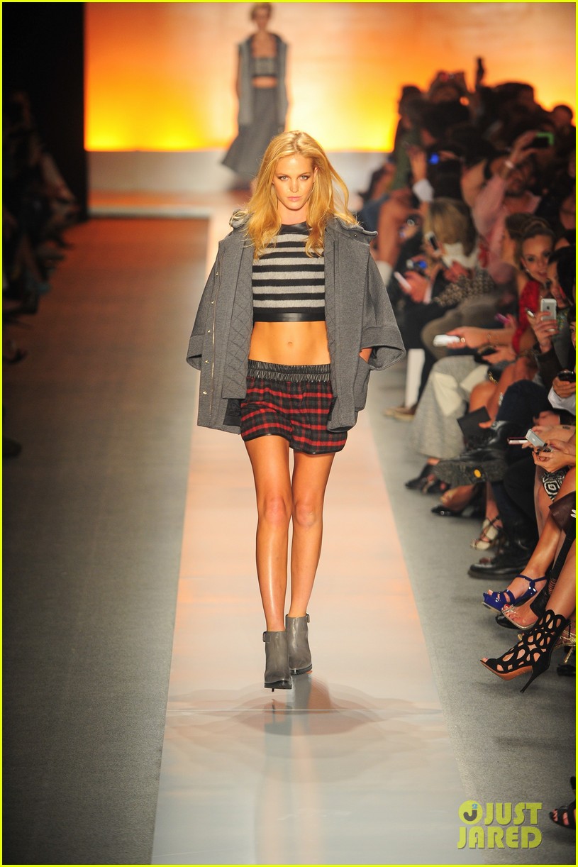 Gisele Bundchen & Erin Heatherton: Colcci Sao Paulo Show!: Photo