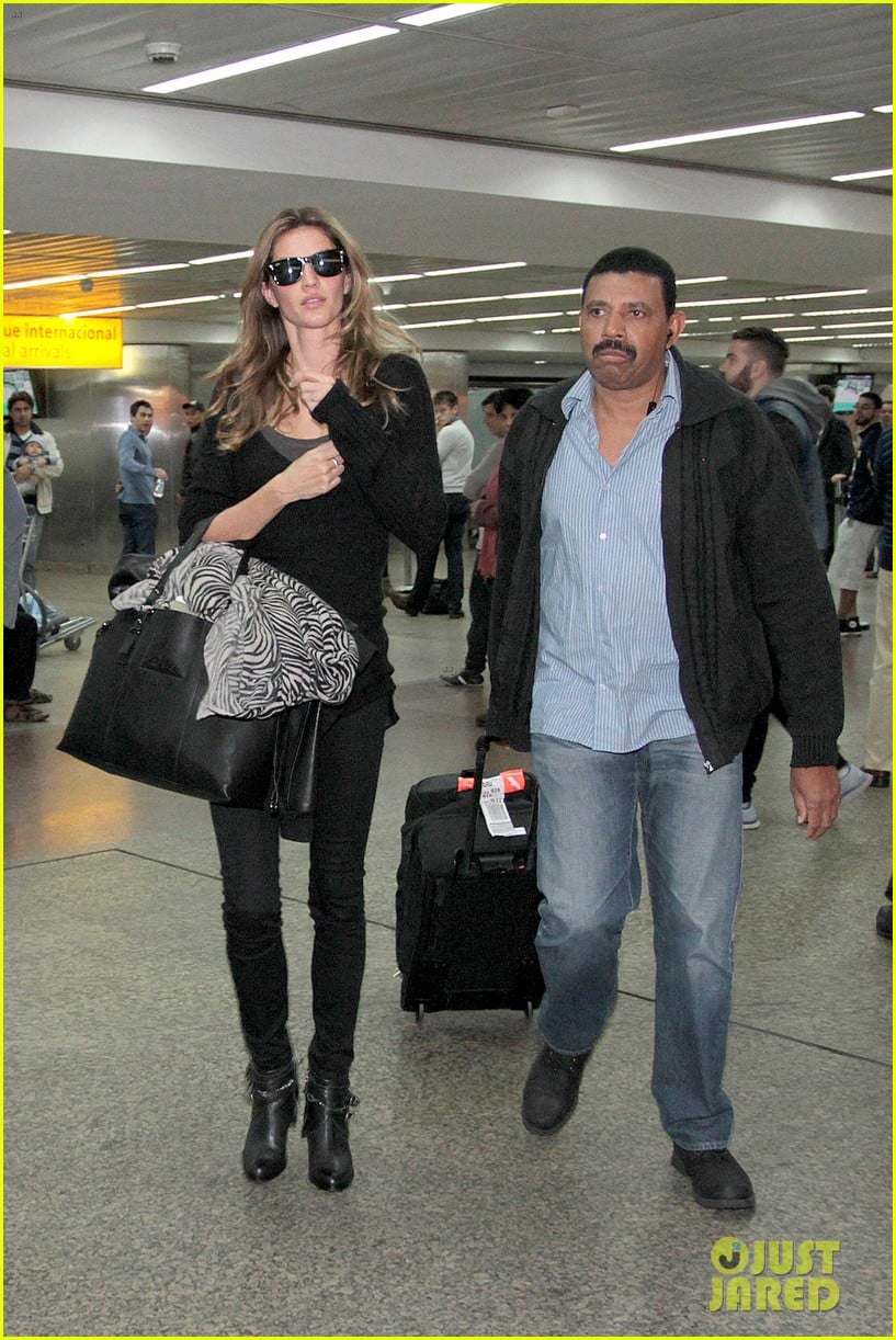 Gisele Bundchen & Erin Heatherton: Colcci Sao Paulo Show!: Photo