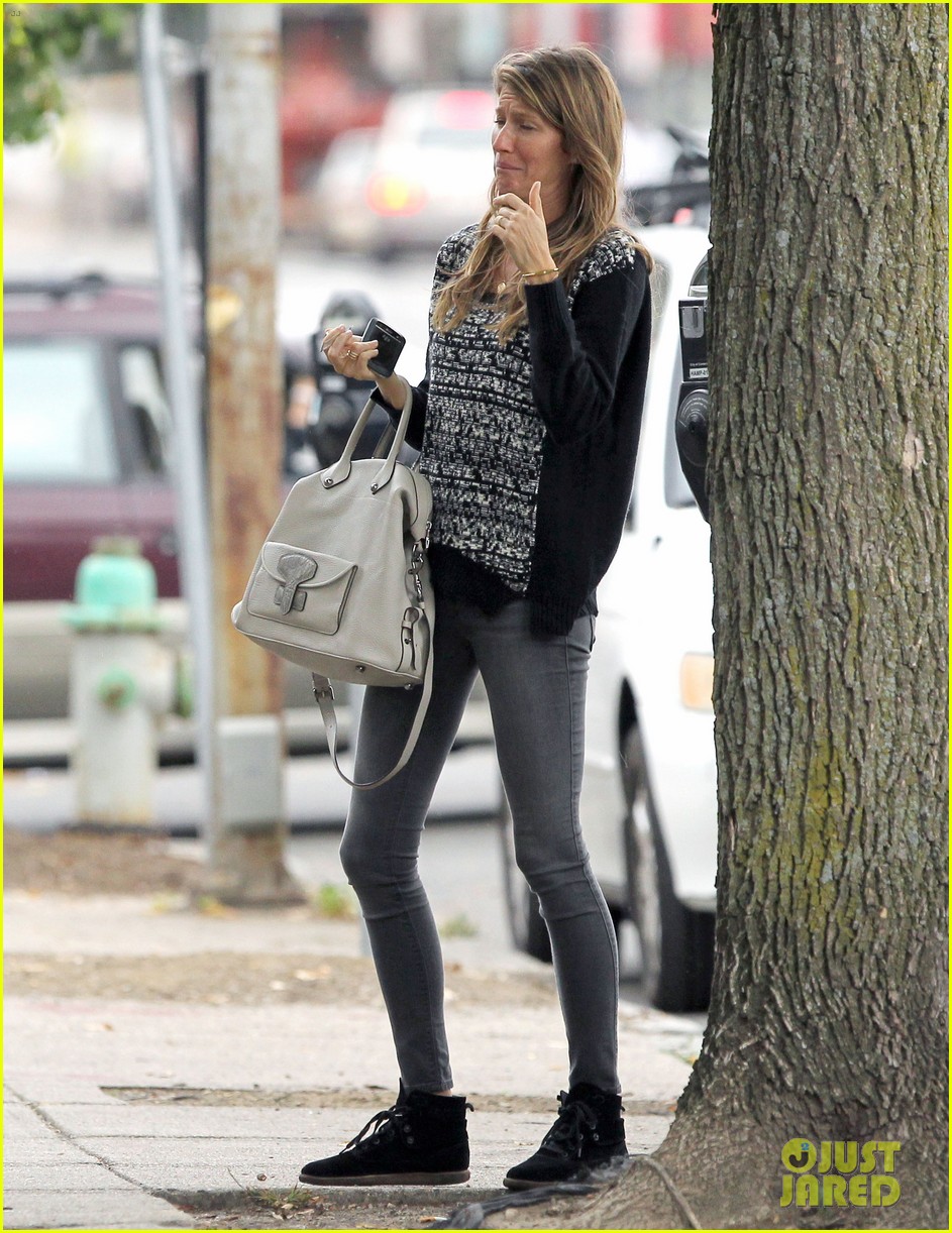 Gisele Bundchen Does Her Morning Yoga with Vivian! Photo 2965967