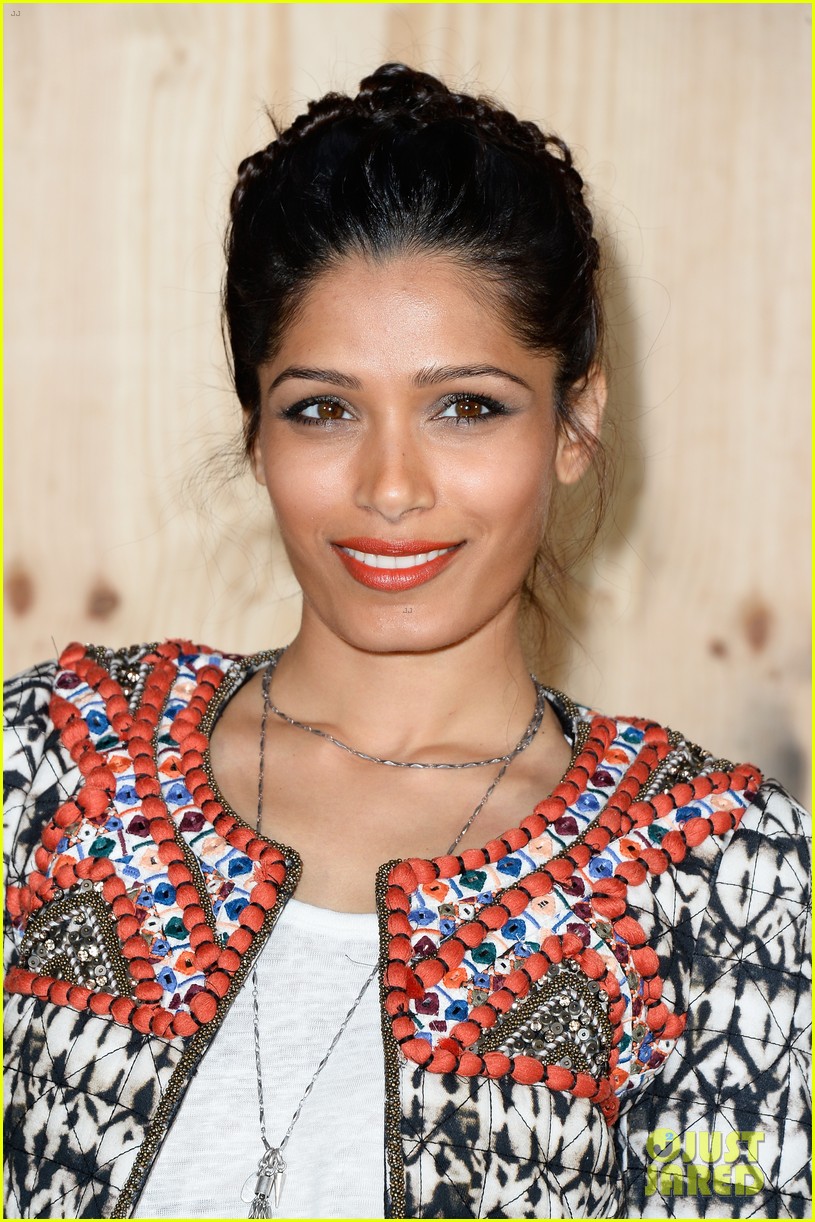 Freida Pinto & January Jones: 'Isabel Marant For H&M' Paris Photo Call