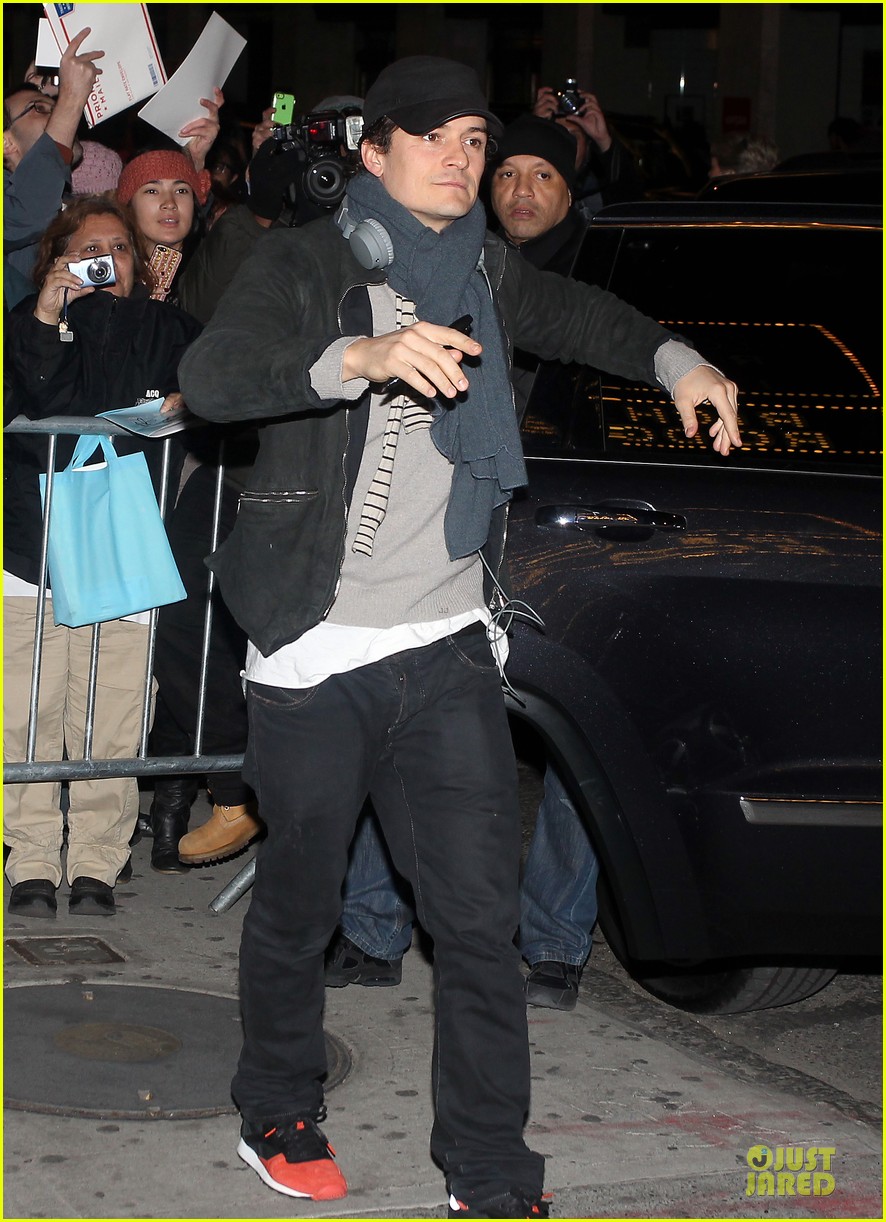 Miranda Kerr & Orlando Bloom Enter Same Apartment After Separation