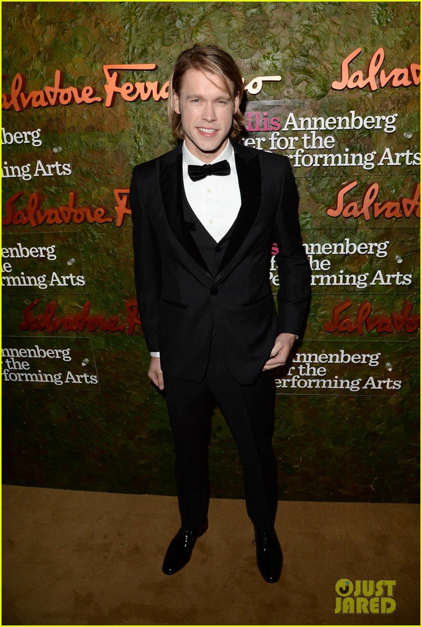 Photo: evangeline lilly courteney cox annenberg center gala 2013 12