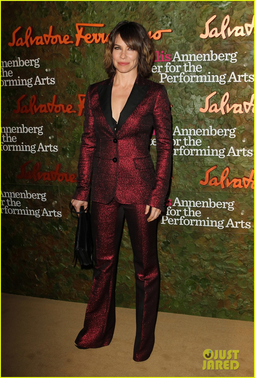 Photo: evangeline lilly courteney cox annenberg center gala 2013 18
