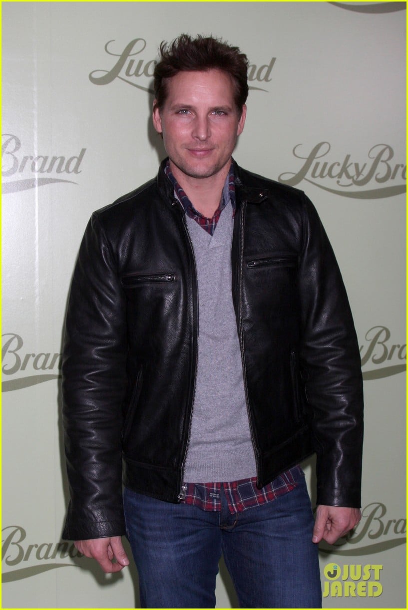Chad Michael Murray & Nicky Whelan: Lucky Brand Store Opening: Photo