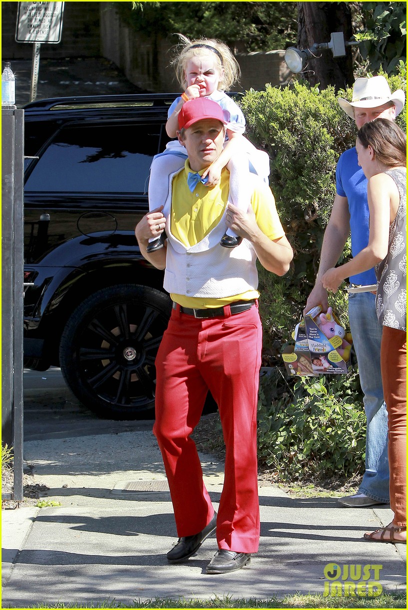 Neil Patrick Harris & Family 'Alice in Wonderland' for Halloween