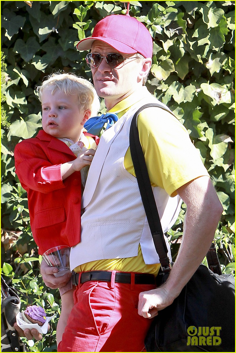 Neil Patrick Harris & Family 'Alice in Wonderland' for Halloween