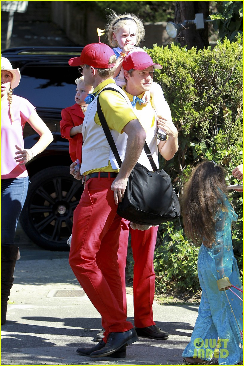 Neil Patrick Harris & Family 'Alice in Wonderland' for Halloween