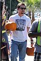 mark wahlberg mr bones pumpkin patch with family 04