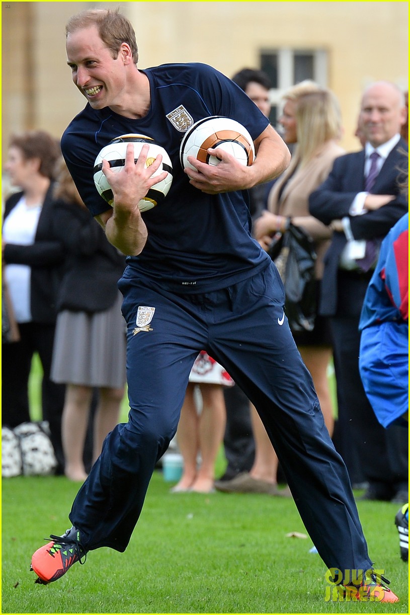 Prince William Plays Soccer on Buckingham Palace Grounds Photo 2967816
