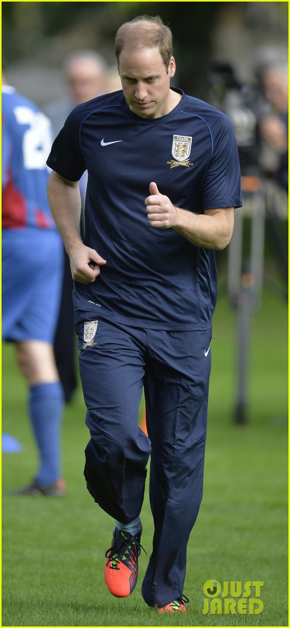 Prince William Plays Soccer on Buckingham Palace Grounds Photo 2967818