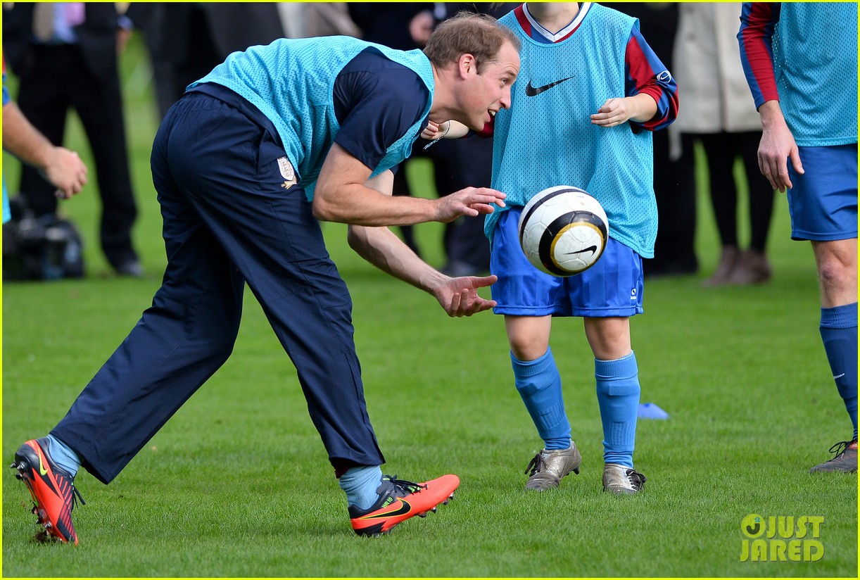 Prince William Plays Soccer on Buckingham Palace Grounds Photo 2967826