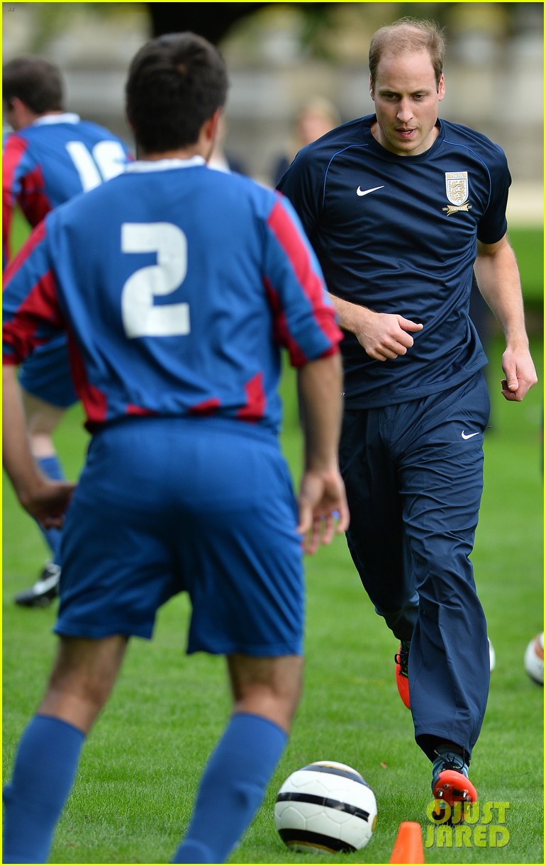 Prince William Plays Soccer on Buckingham Palace Grounds Photo 2967829