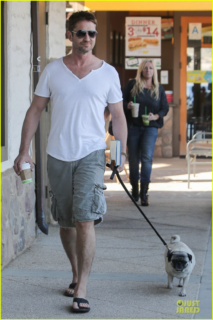 Gerard Butler: I Feel Comfortable in a Suit!: Photo 2989289 | Gerard ...