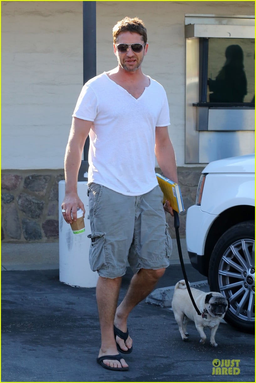 Gerard Butler: I Feel Comfortable in a Suit!: Photo 2989297 | Gerard ...