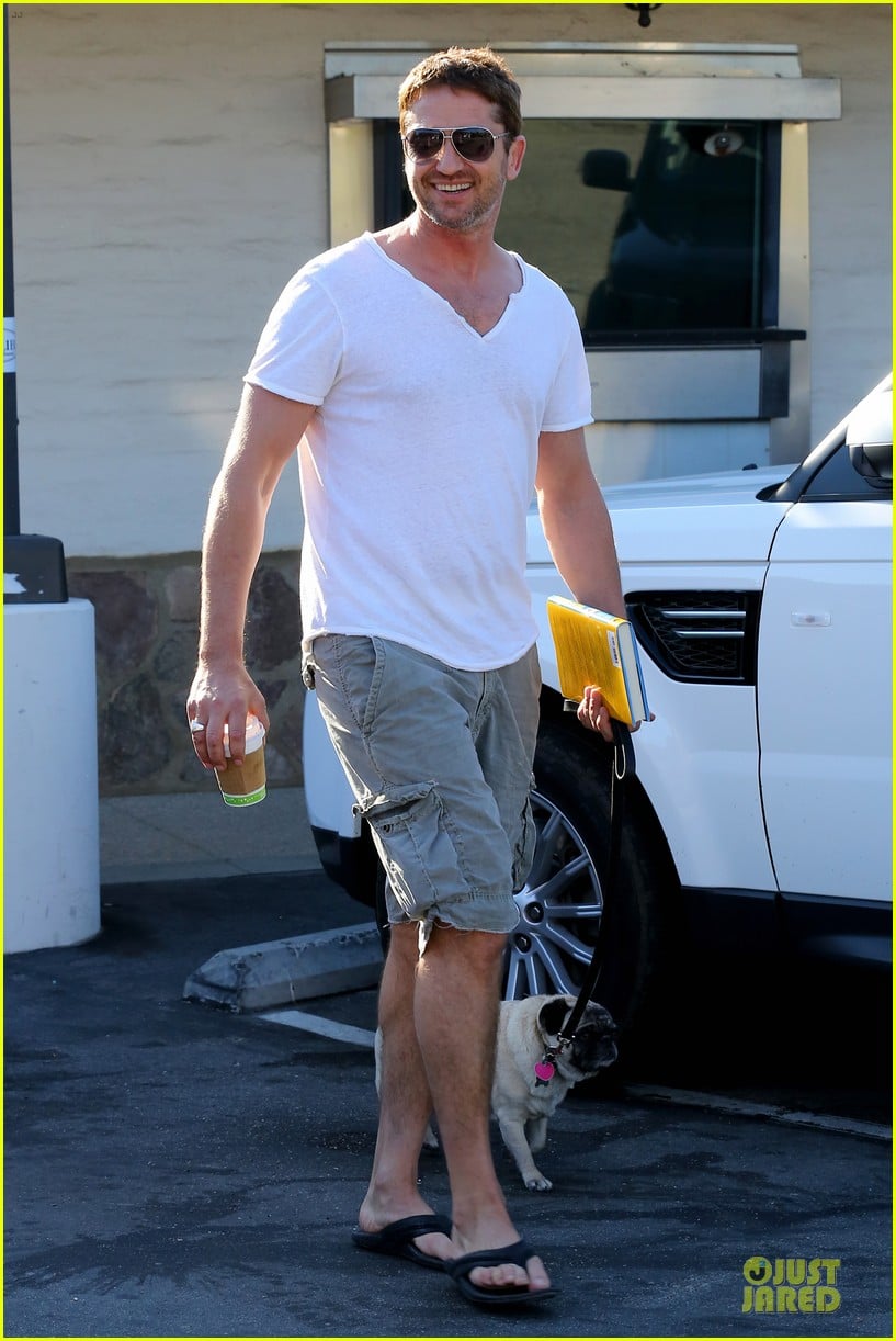 Gerard Butler: I Feel Comfortable in a Suit!: Photo 2989298 | Gerard ...