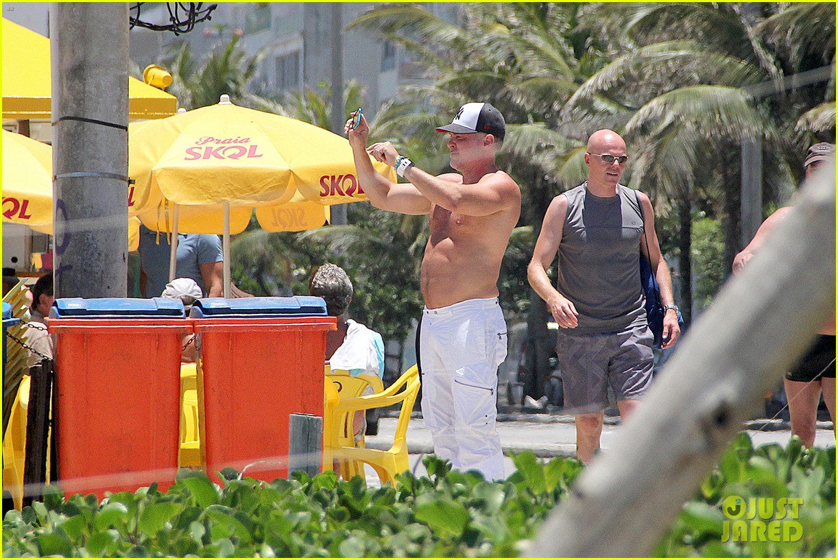 gma-s-sam-champion-continues-shirtless-honeymoon-photo-2997450