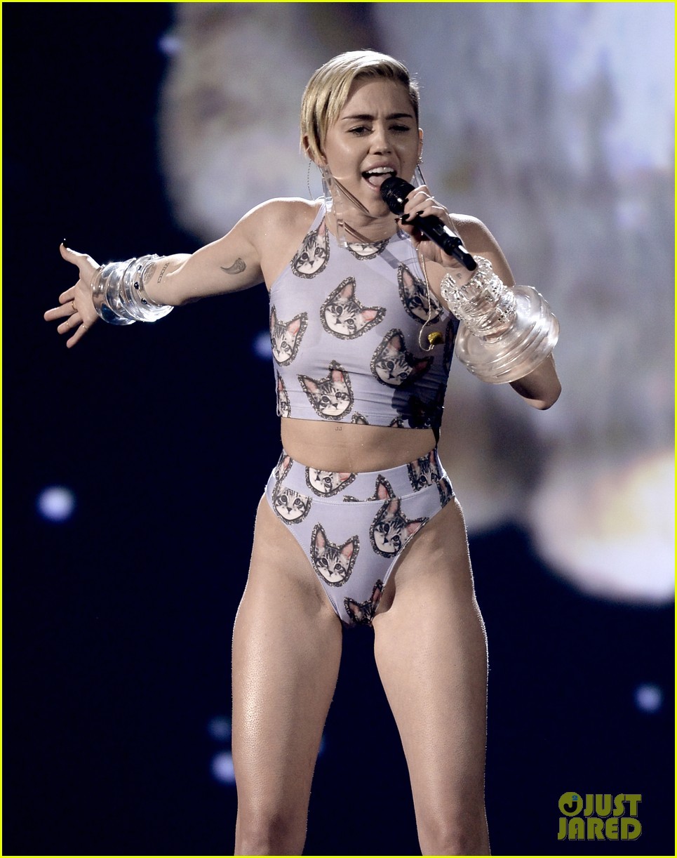 Miley Cyrus Camel Toe Mtv