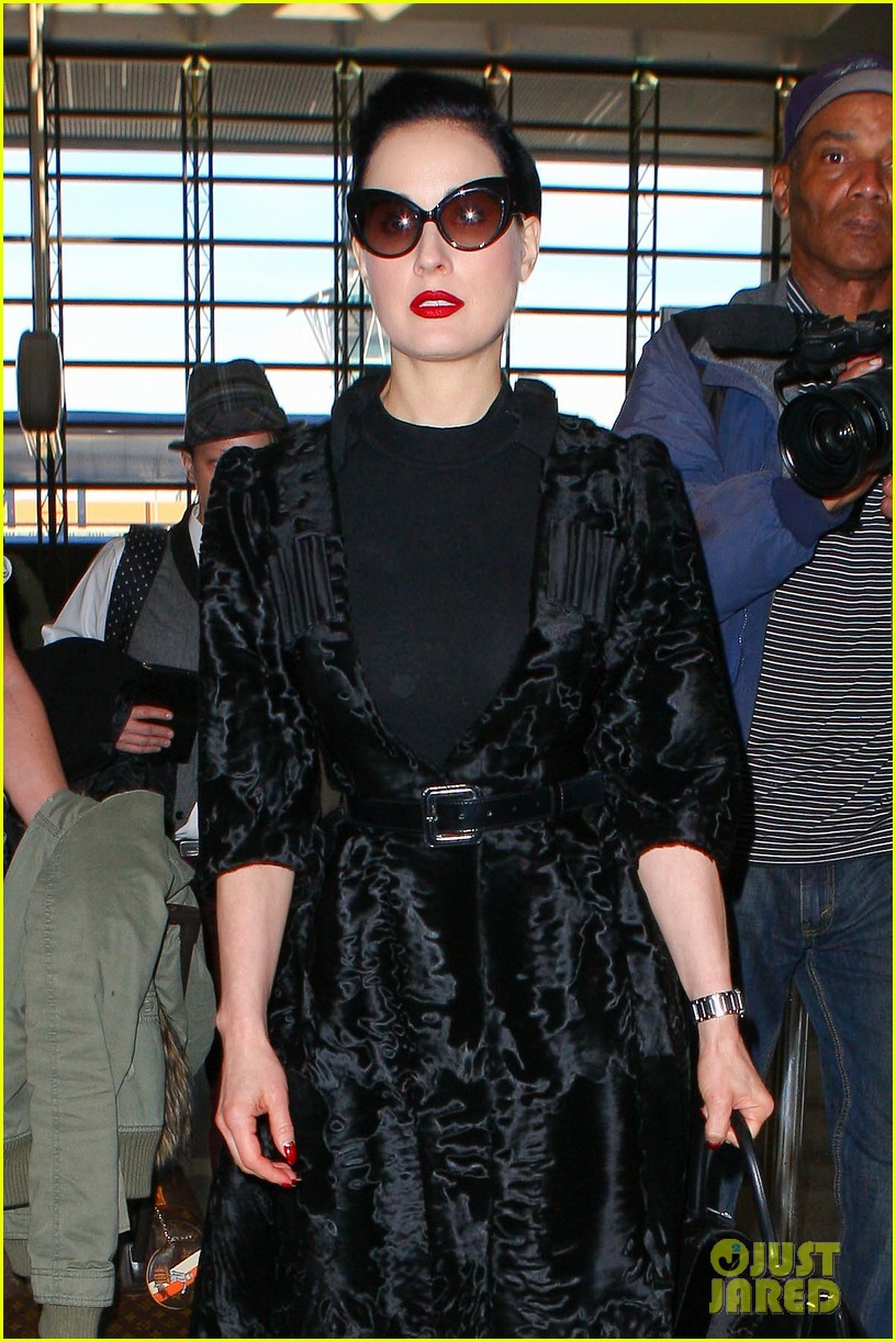 Dita Von Teese Decks Out Her Lair of Seduction with Mood Lights!: Photo