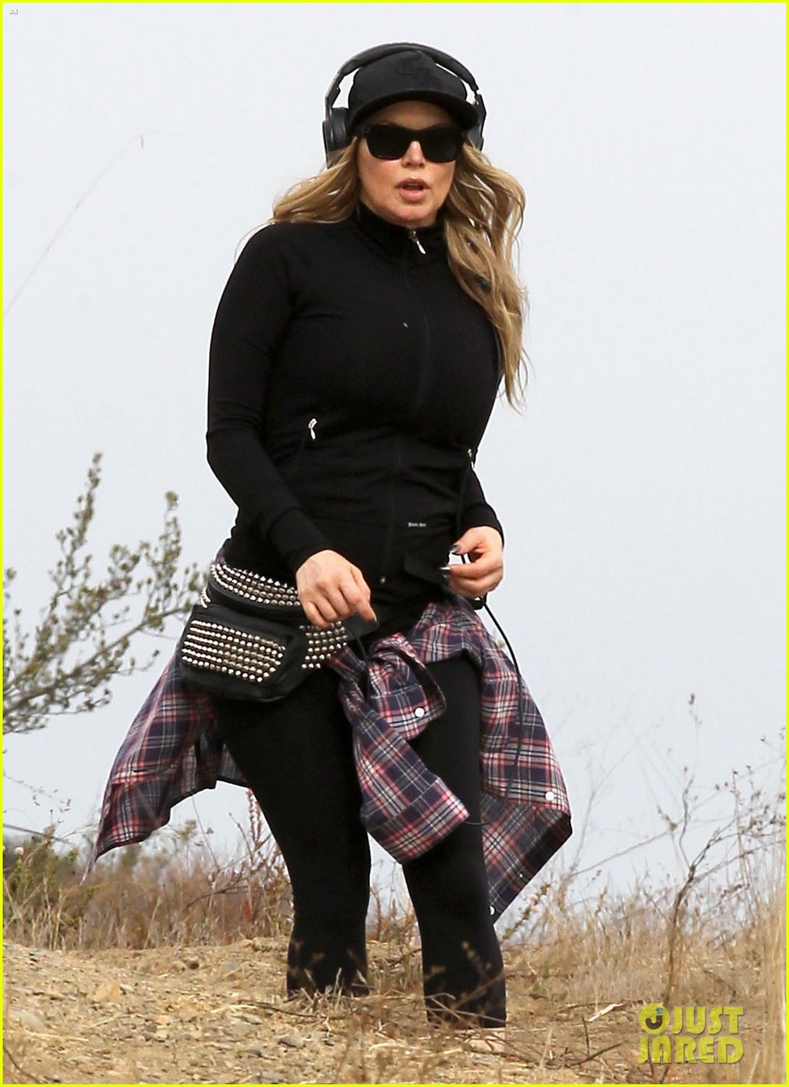 Fergie & Josh Duhamel We Sing Songs to Baby Axl! Photo 2999052