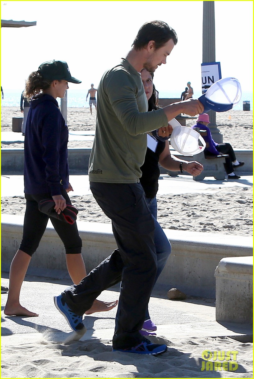 Fergie & Josh Duhamel We Sing Songs to Baby Axl! Photo 2999074