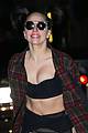 lady gaga braves freezing weather in her lingerie 02