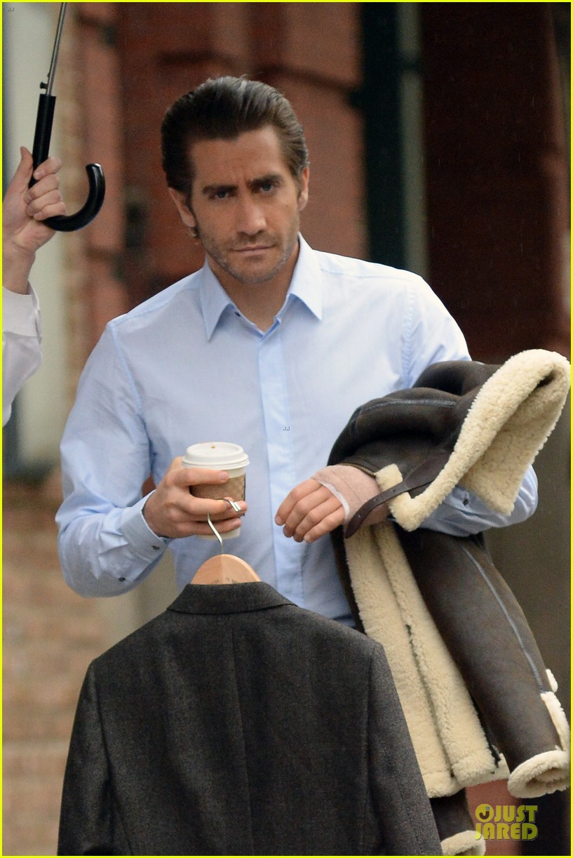 Jake Gyllenhaal Jokes About Getting Off at Artios Awards! Photo