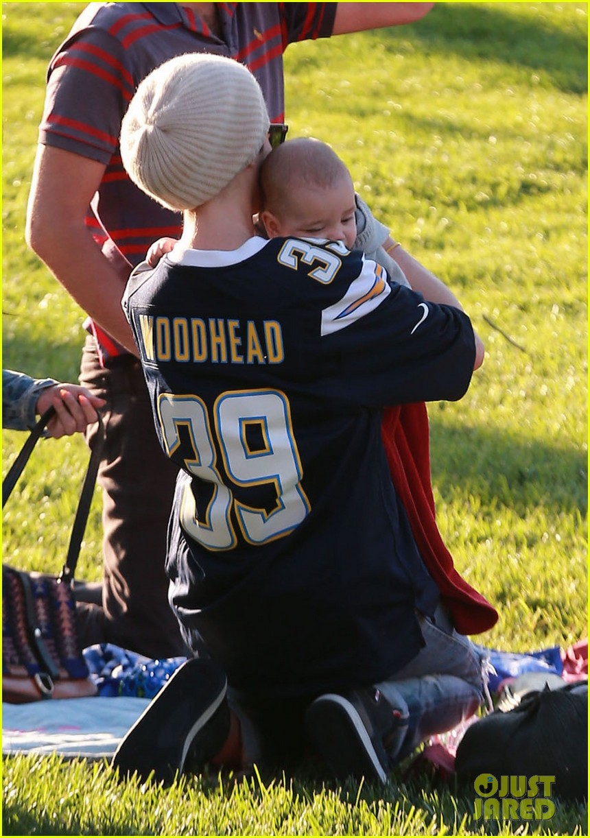 Anne Hathaway: Early Birthday Celebration with Adam Shulman!: Photo