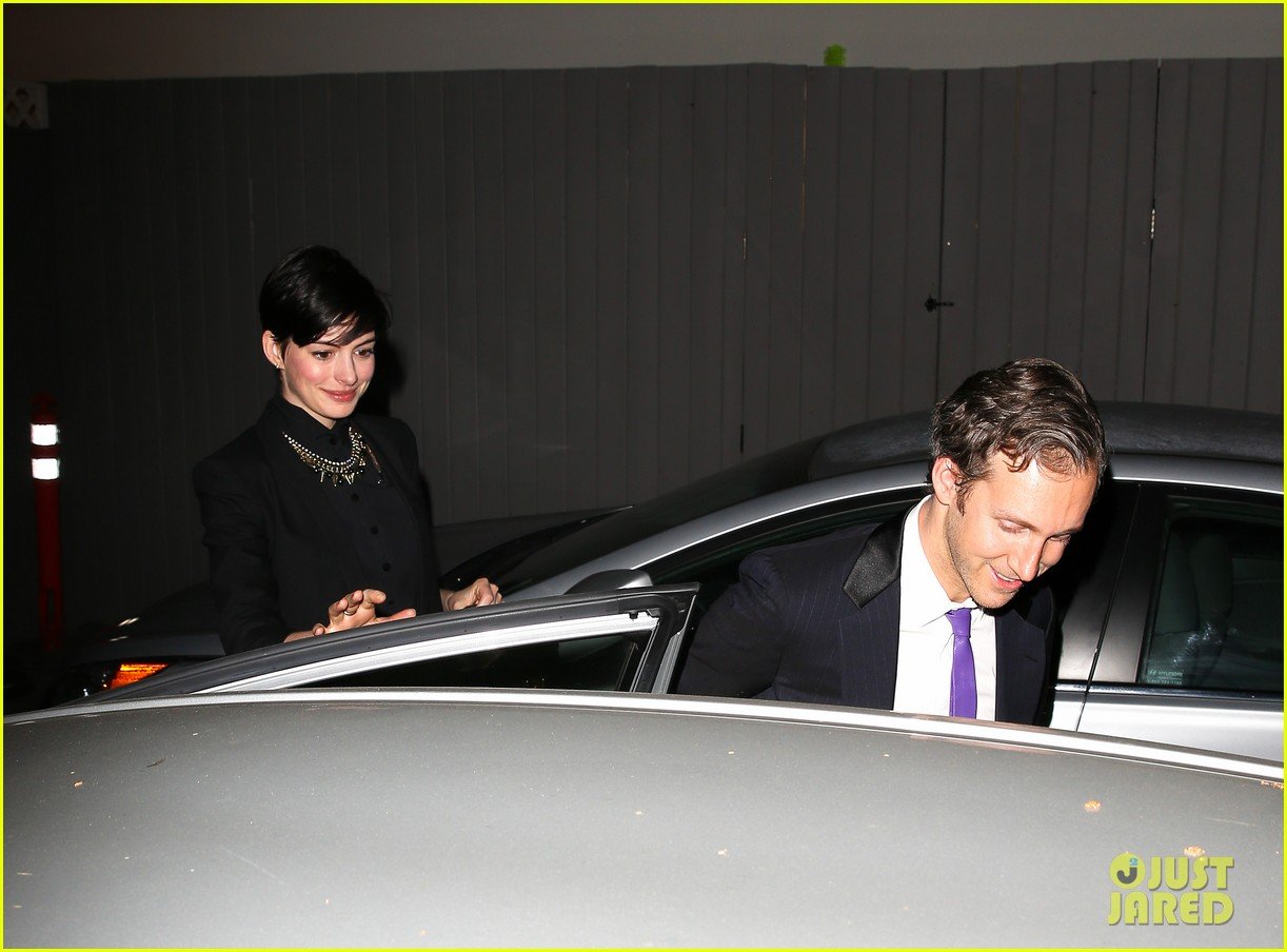 Anne Hathaway: Early Birthday Celebration with Adam Shulman!: Photo