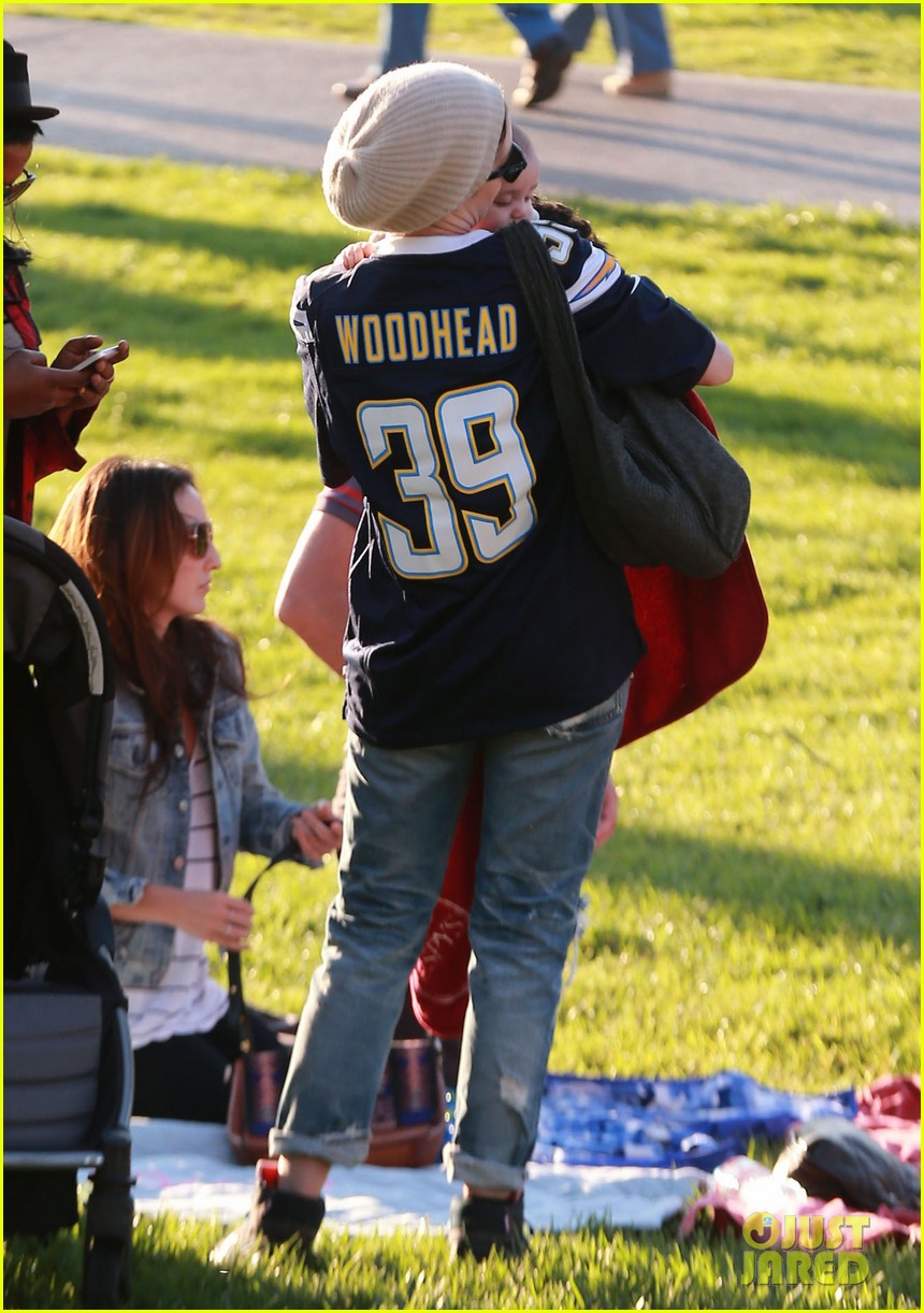 Anne Hathaway: Early Birthday Celebration with Adam Shulman!: Photo