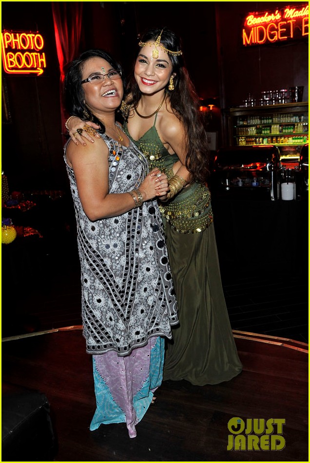 Vanessa Hudgens: Stella's Birthday Party at Beacher's Madhouse!: Photo