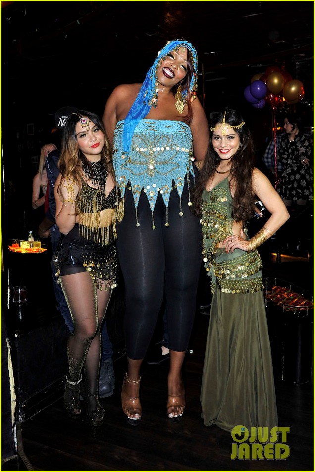 Vanessa Hudgens: Stella's Birthday Party at Beacher's Madhouse!: Photo