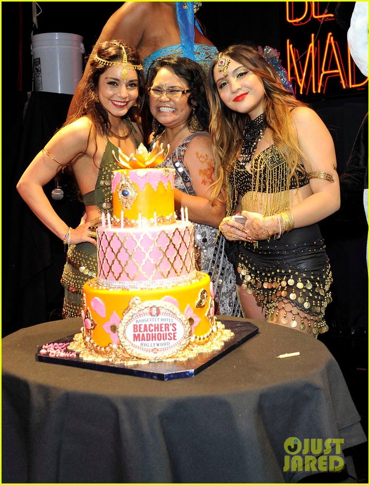 Vanessa Hudgens: Stella's Birthday Party at Beacher's Madhouse!: Photo