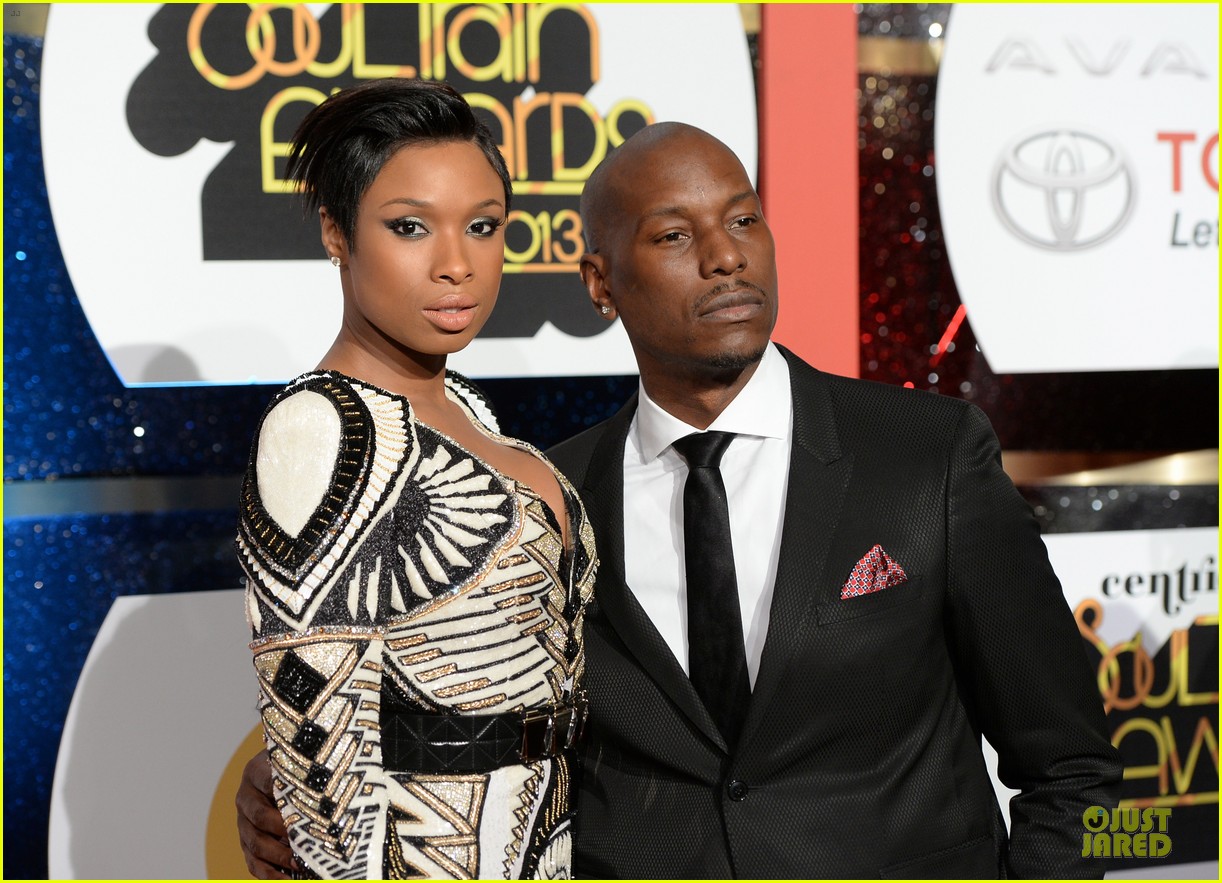 Photo: jennifer hudson ashanti soul train awards 2013 red carpet 21