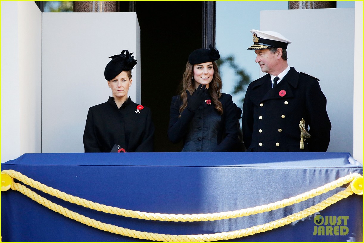 Kate Middleton & Prince William Remembrance Sunday Service Photo