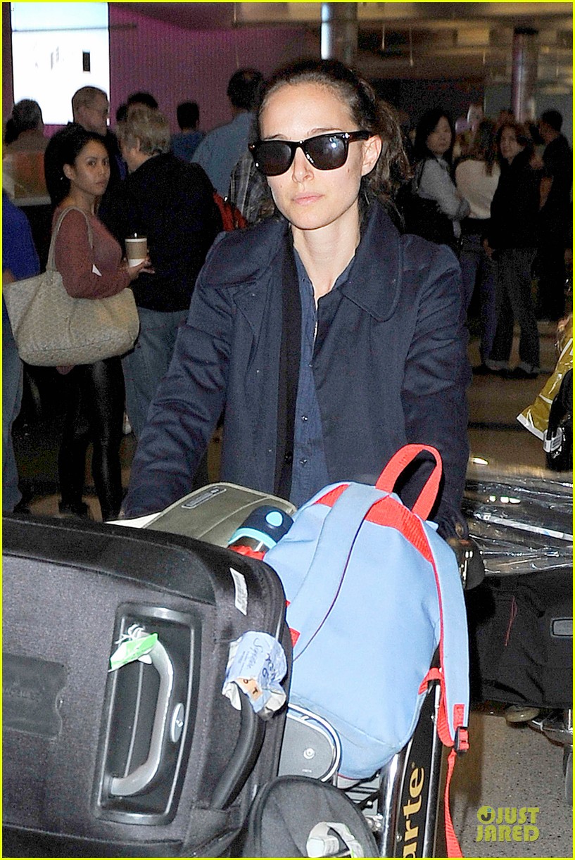 Natalie Portman Baggage Cart Full of Luggage at LAX Airport! Photo