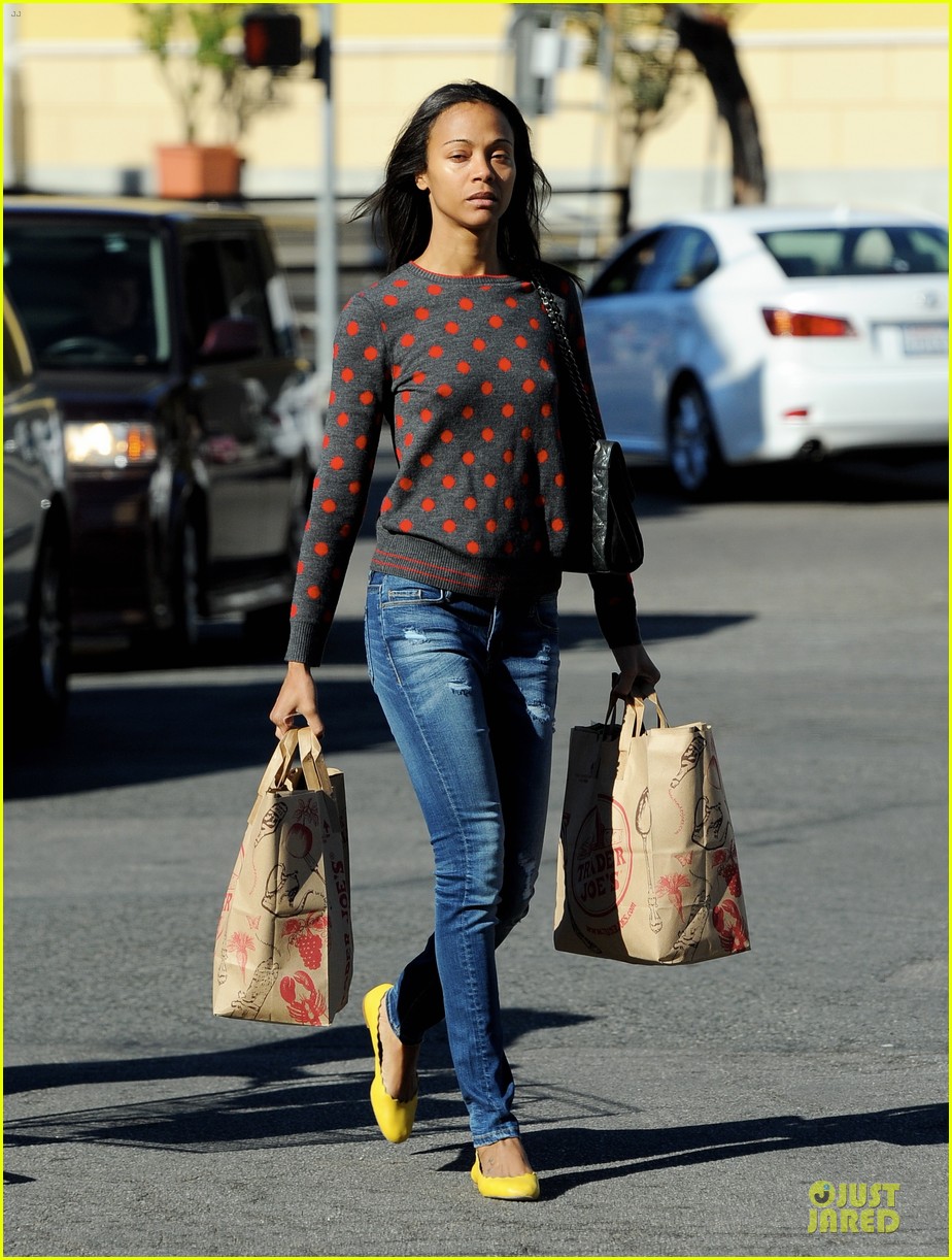 Zoe Saldana Grabs Groceries, Marco Perego Walks Mugsy! Photo 2985087