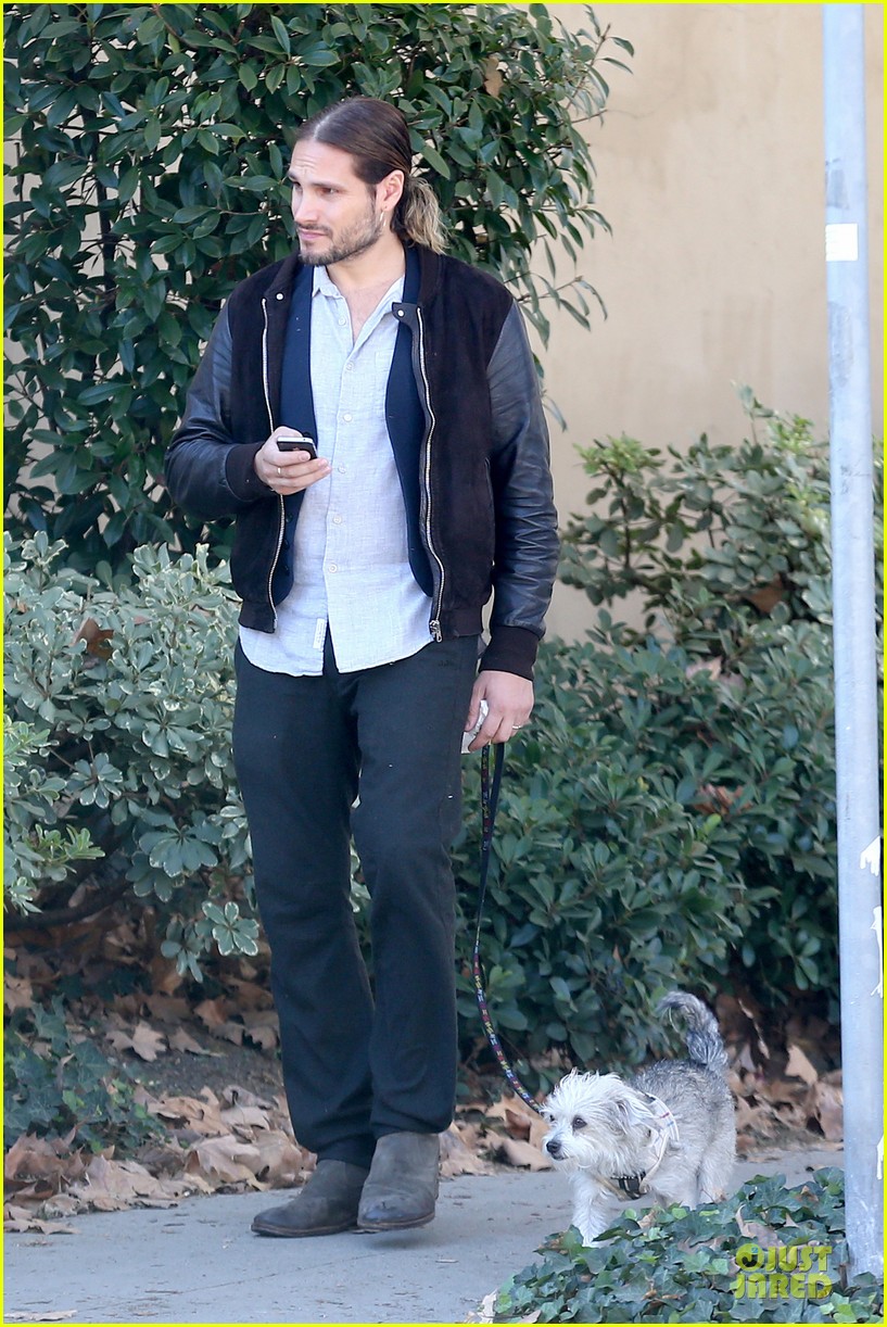 Zoe Saldana Grabs Groceries, Marco Perego Walks Mugsy! Photo 2985092