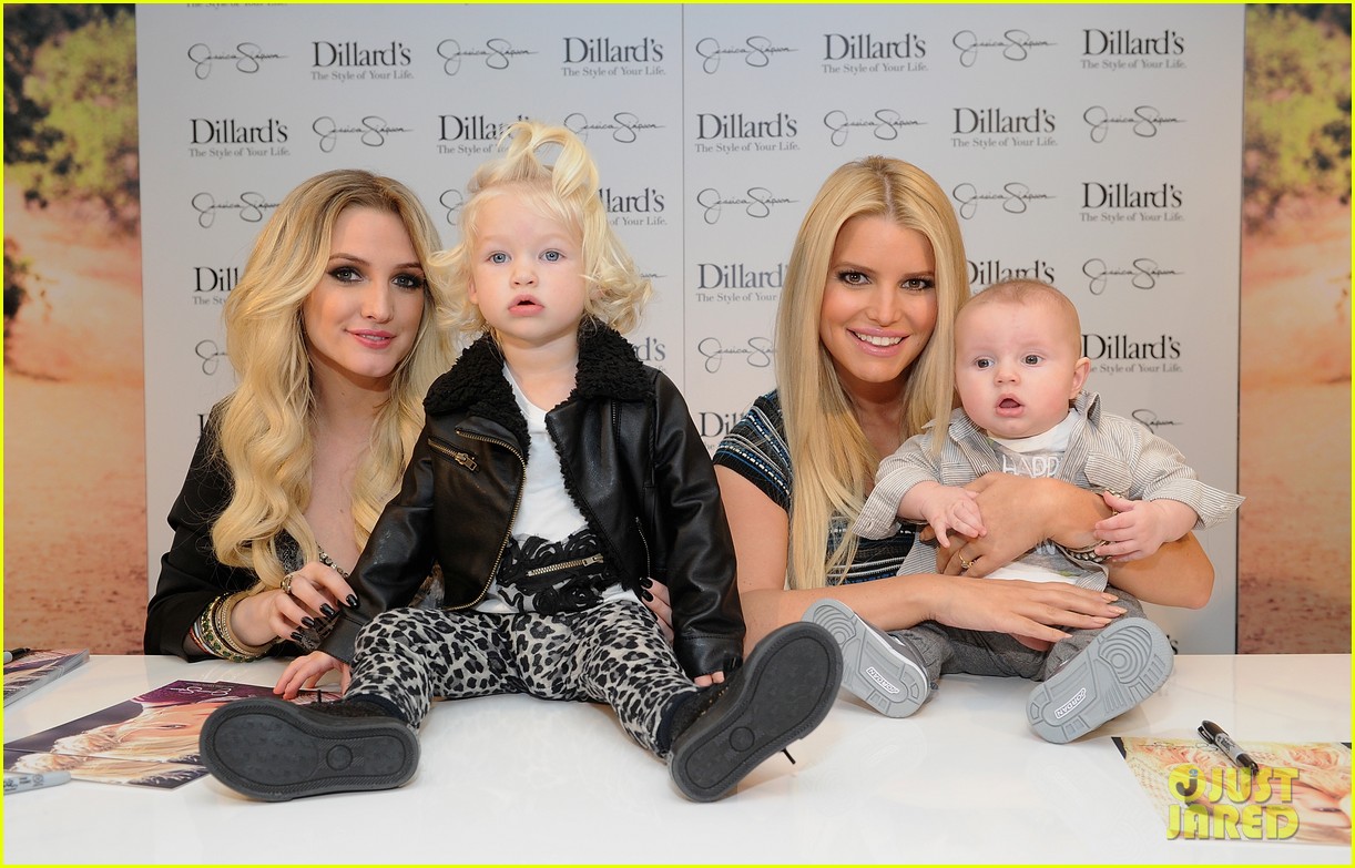 Jessica & Ashlee Simpson Jessica Simpson Collection Event with the(02)