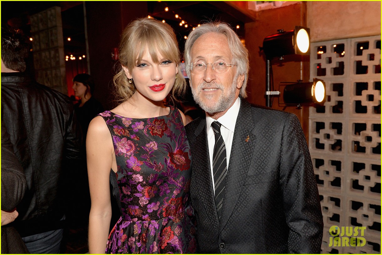 Photo taylor swift cmt awards 2013 after party 02 Photo 2987442