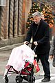 alec baldwin bikes in shorts in freezing new york city 12