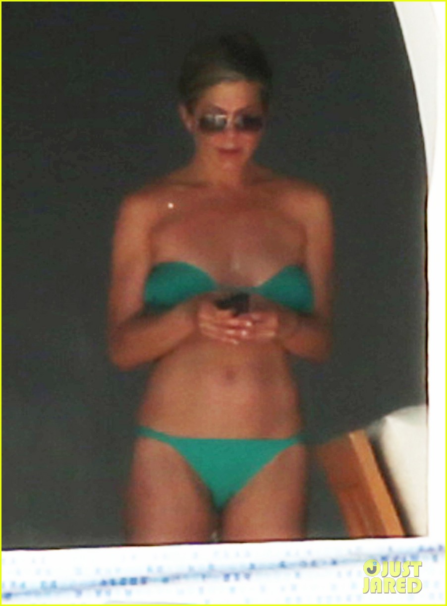 Jennifer Aniston Wears Barely There Bikini in Cabo!: Photo 3019980 | Bikini,  Courteney Cox, Howard Stern, Jennifer Aniston, Justin Theroux, Shirtless  Photos | Just Jared: Entertainment News