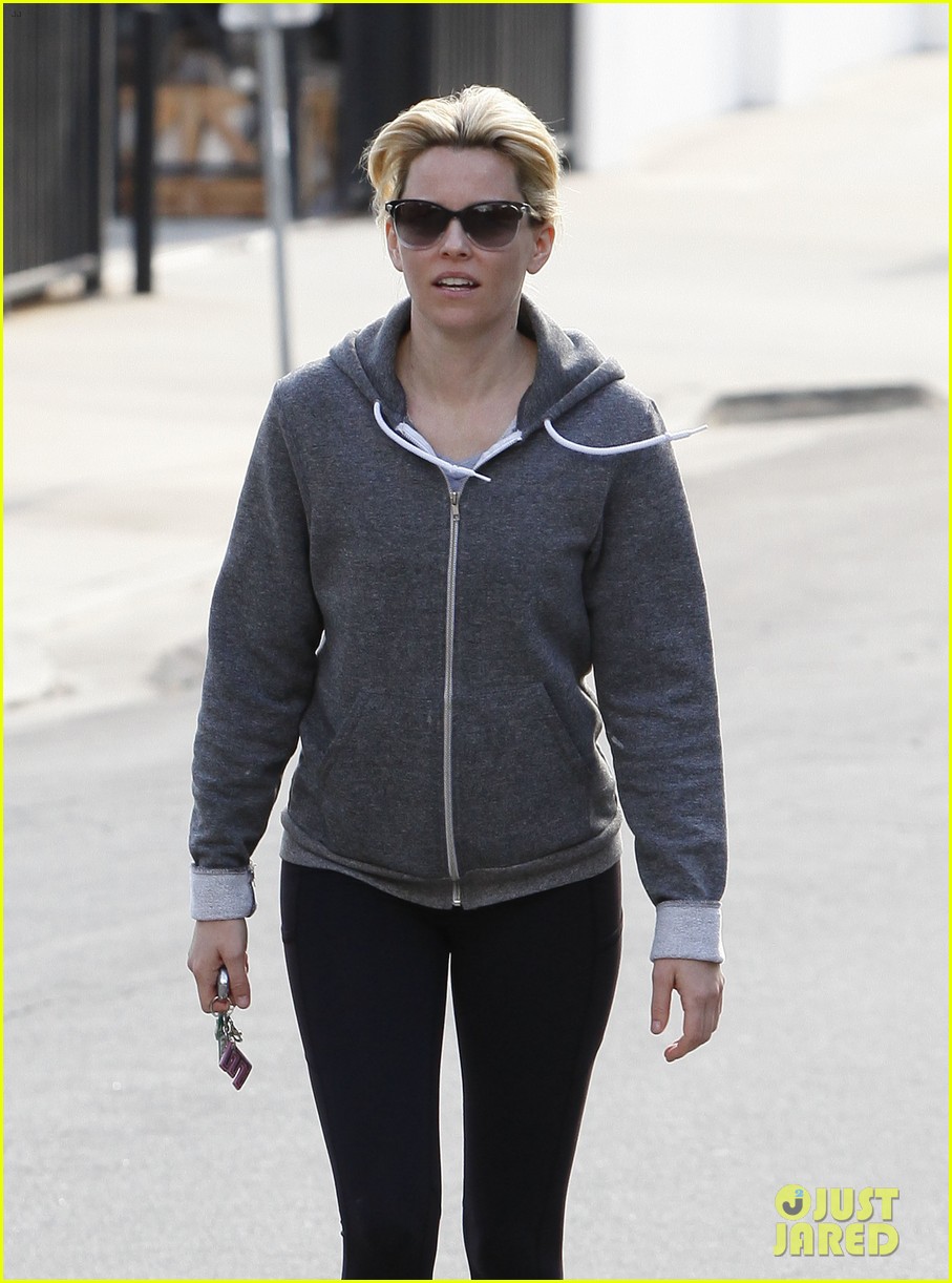 Elizabeth Banks: Legoland's Christmas Tree Lighting!: Photo 3006802