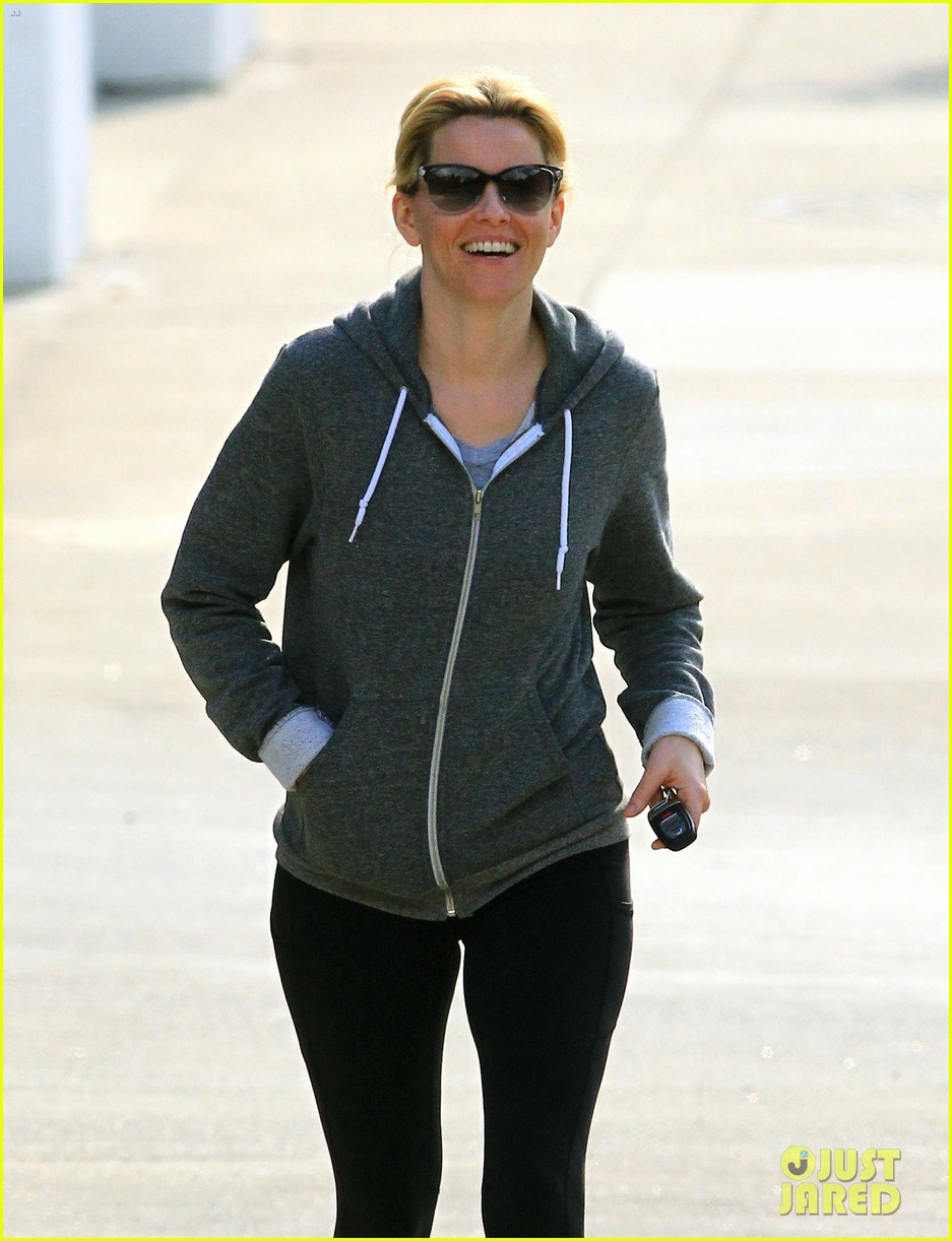 Elizabeth Banks: Legoland's Christmas Tree Lighting!: Photo 3006812