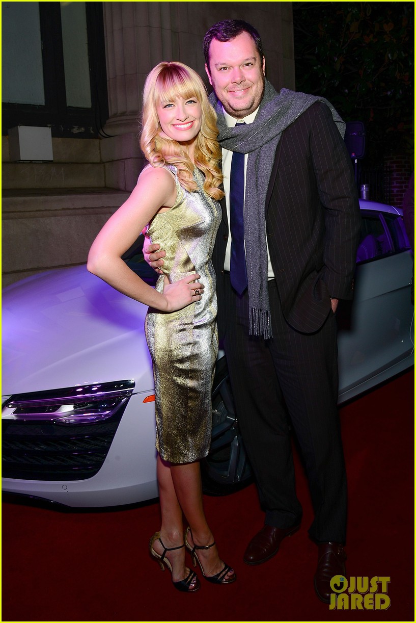 2 Broke Girls' Beth Behrs Celebrates Style in Philadelphia: Photo