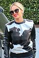 beyonce wears cow print shirt during her vegan challenge 02